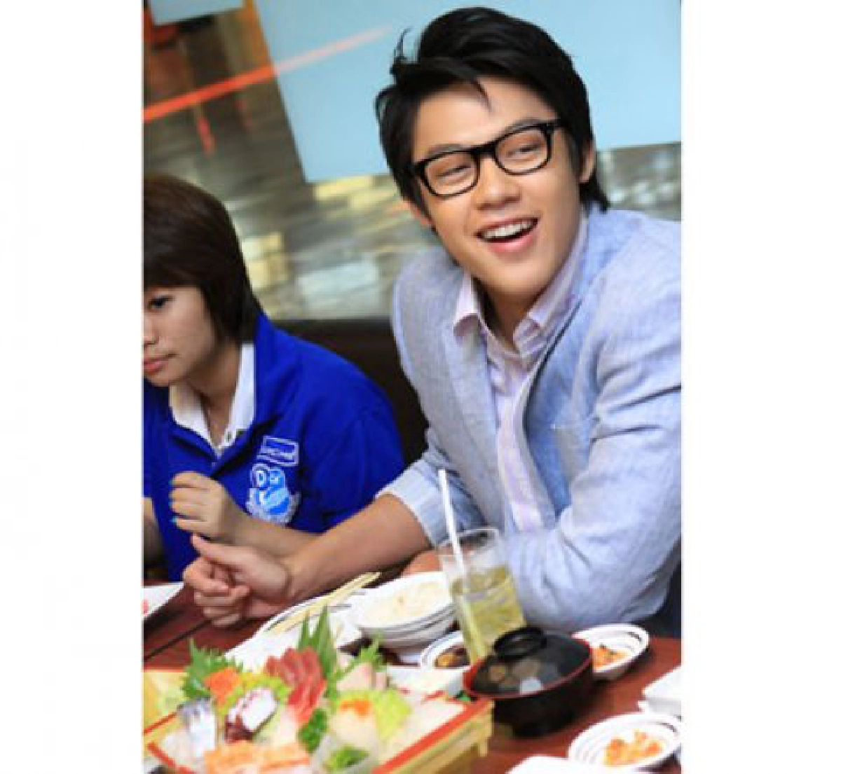 เสิร์ฟข่าวเม้าท์แตก (พุธที่ 9 มีนาคม 2554) เสิร์ฟข่าวเม้าท์แตก (พุธที่ 9 มีนาคม 2554)