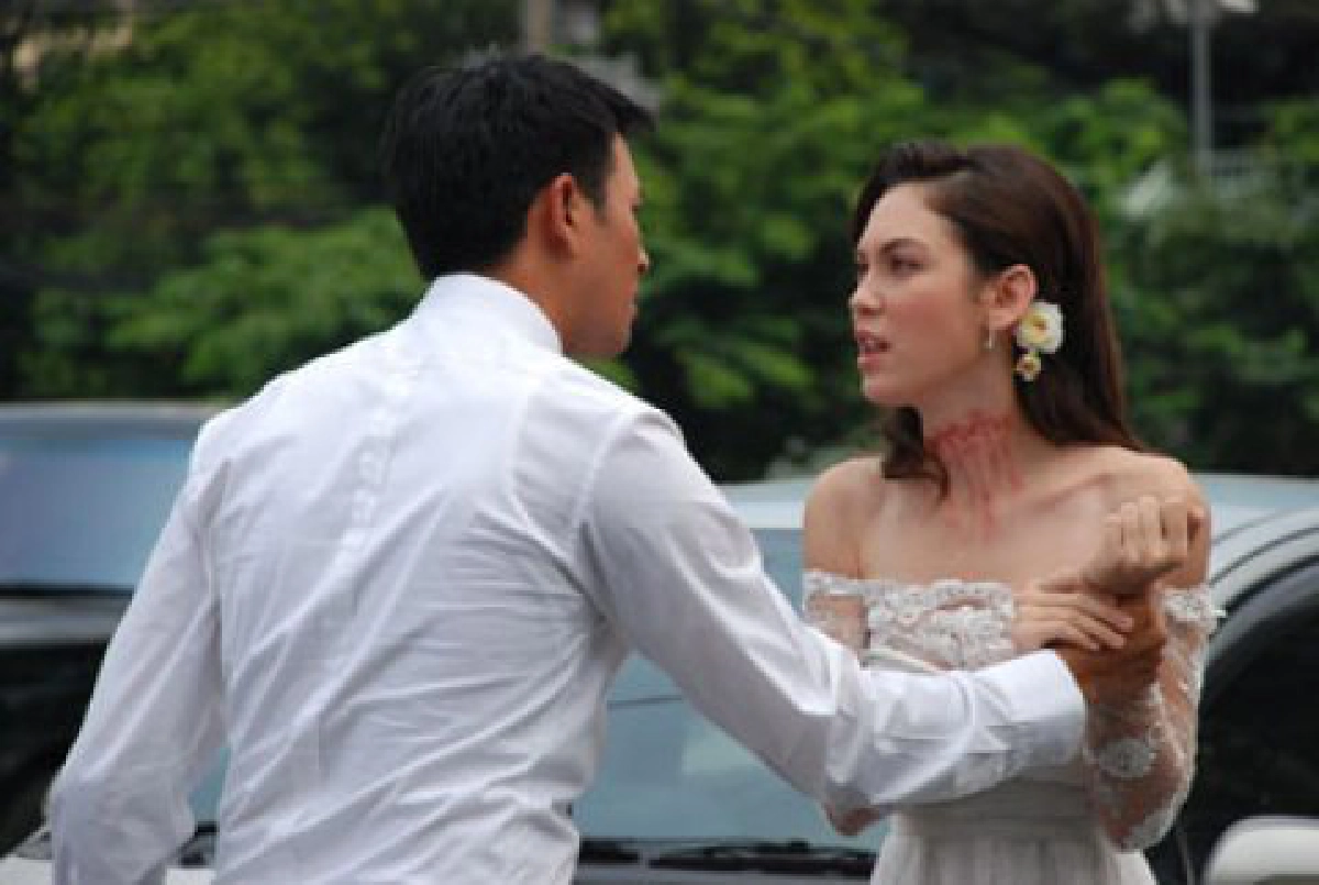 'เกรท' เล่นจริง จูบจริง  
โดน 'แมท' เอาคืนตบจริง 

