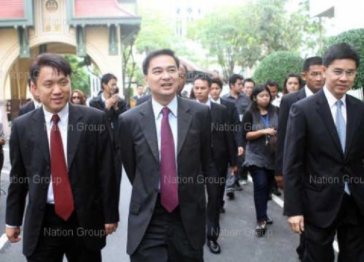 'มาร์ค'พร้อมแจงฝ่ายค้านลั่นไม่หนักใจ 'มาร์ค'พร้อมแจงฝ่ายค้านลั่นไม่หนักใจ
