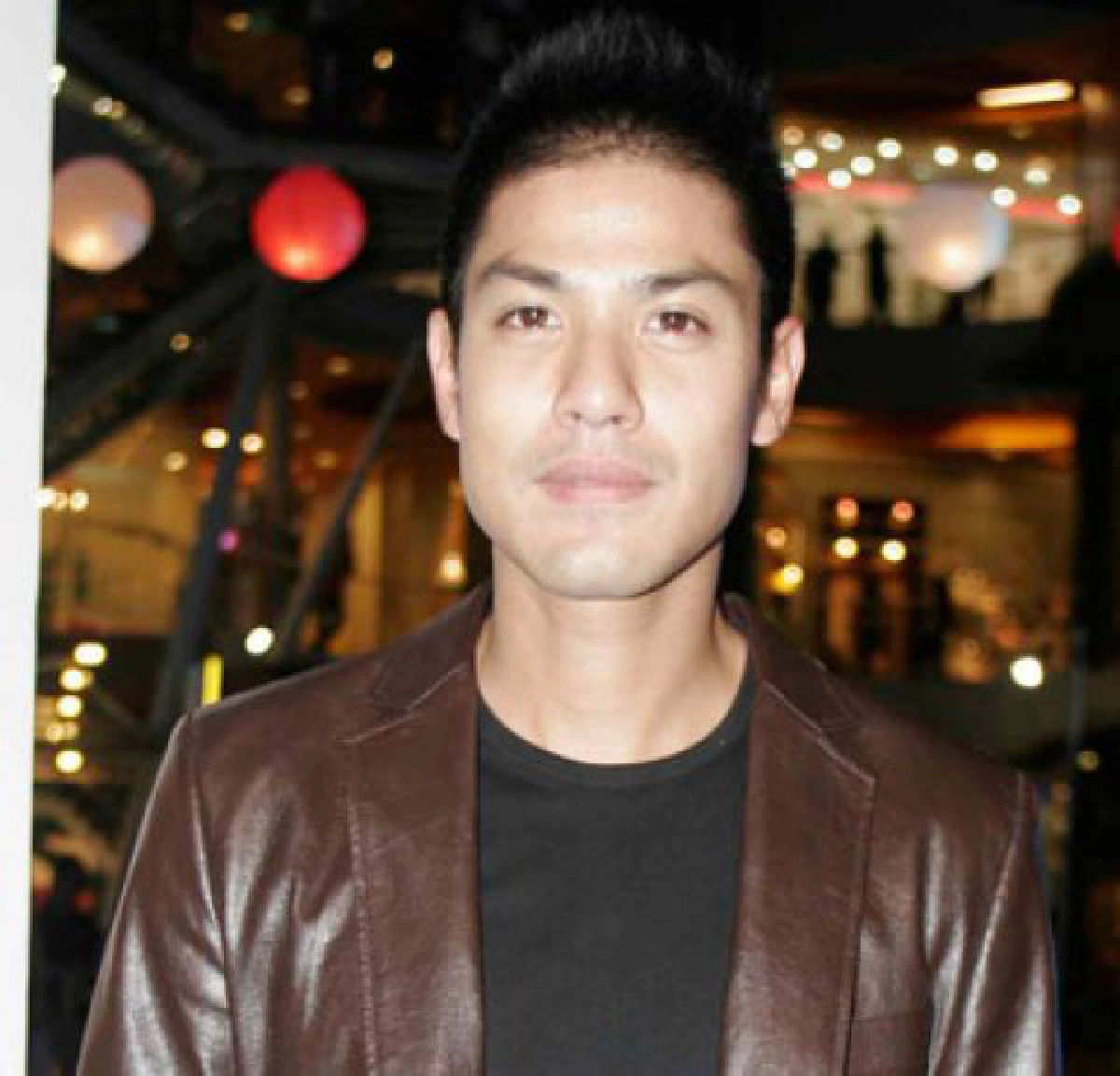 เม้าท์นอกจอ (พุธที่ 16 มีนาคม 2554)
เม้าท์นอกจอ (พุธที่ 16 มีนาคม 2554)