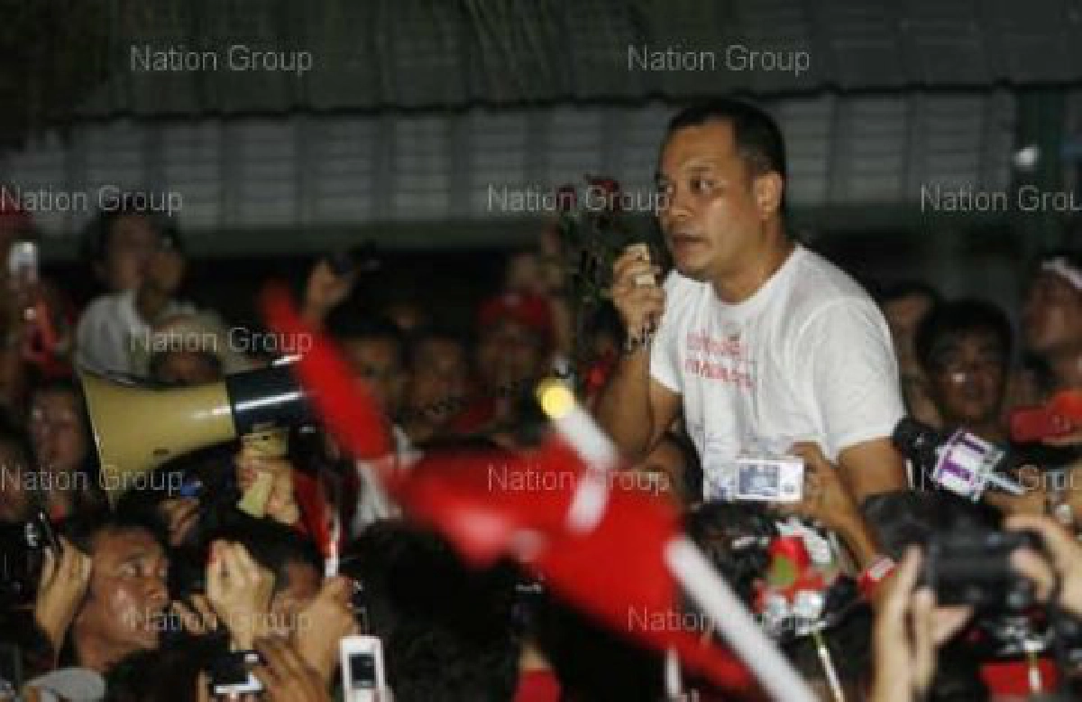 "ธาริต"ยื่นถอนประกัน7แกนนำเสื้อแดง "ธาริต"ยื่นถอนประกัน7แกนนำเสื้อแดง