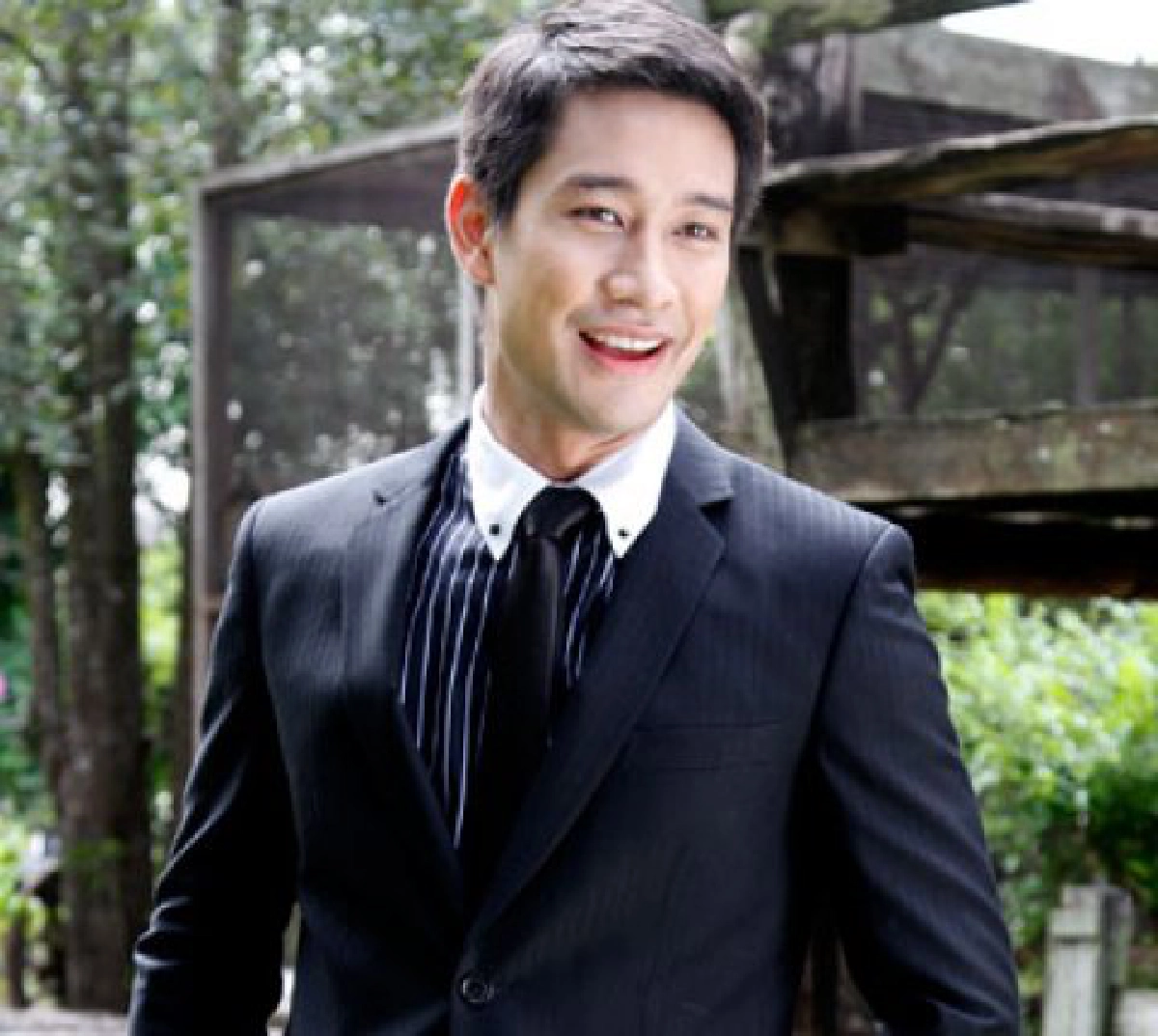 เม้าท์นอกจอ (พฤหัสบดีที่ 17 มีนาคม 2554)
เม้าท์นอกจอ (พฤหัสบดีที่ 17 มีนาคม 2554)