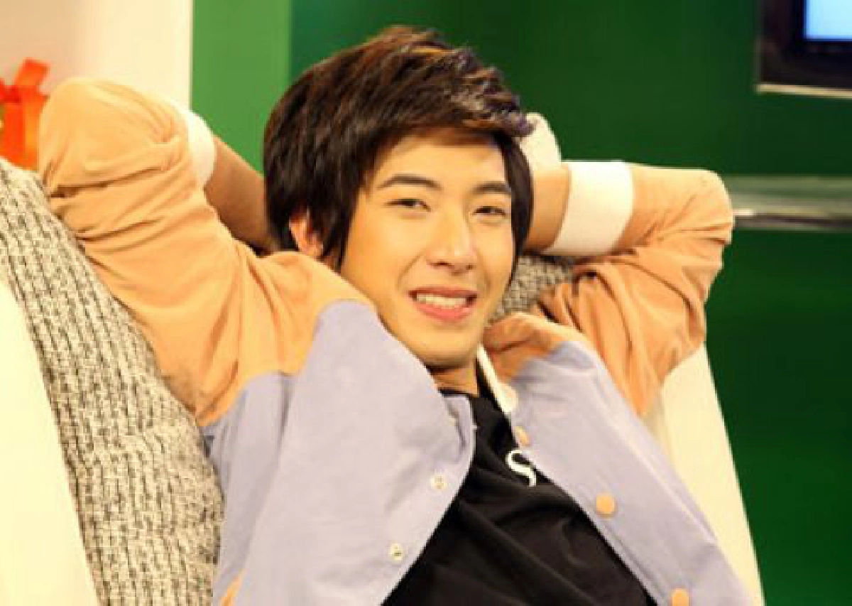 เม้าท์นอกจอ (ศุกร์ที่ 18 มีนาคม 2554)
เม้าท์นอกจอ (ศุกร์ที่ 18 มีนาคม 2554)