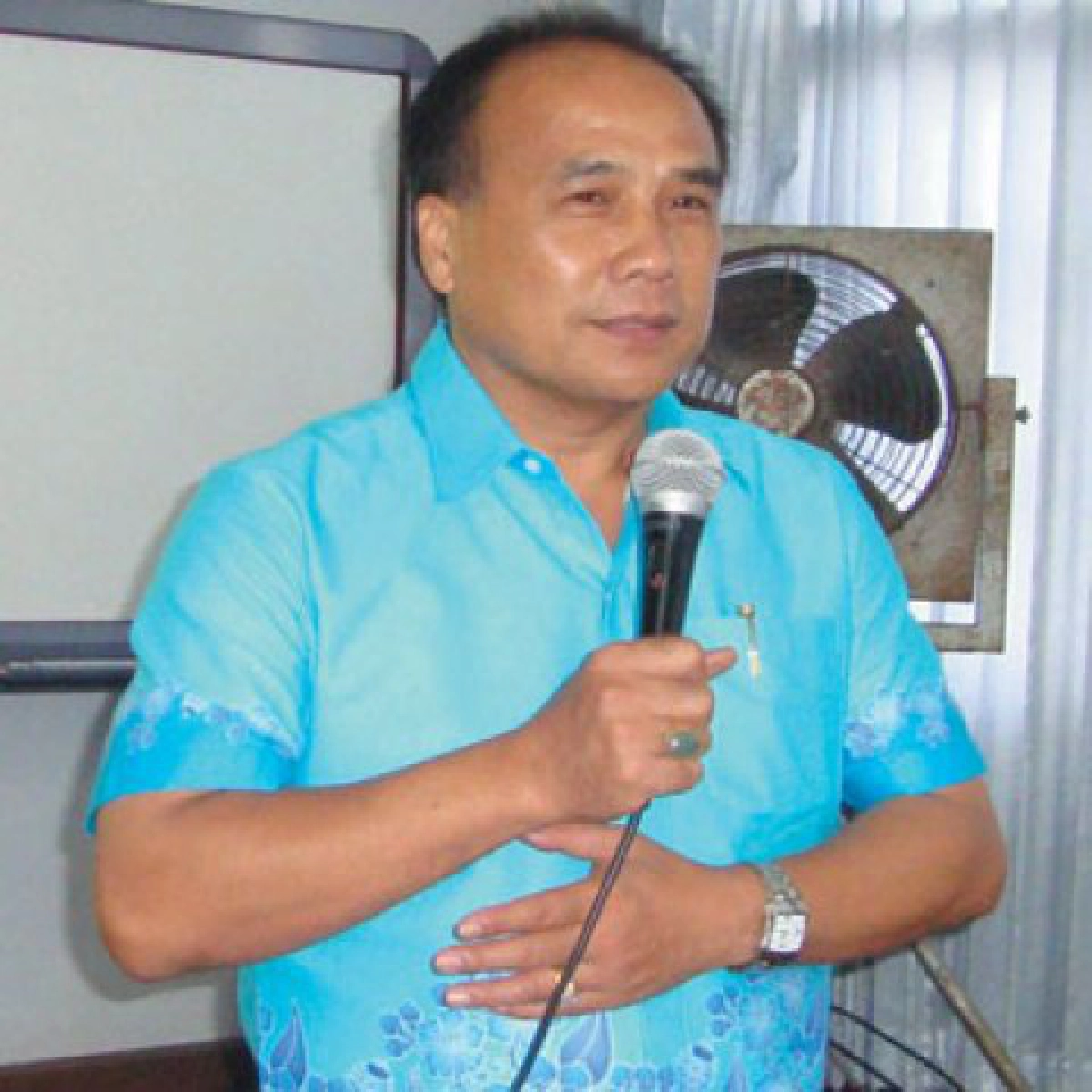 อนุสรณ์ฟูเจริญสพป.สุพรรณฯเขต1ฟิตอังกฤษสู่สากล-ประชาคมเซียน
