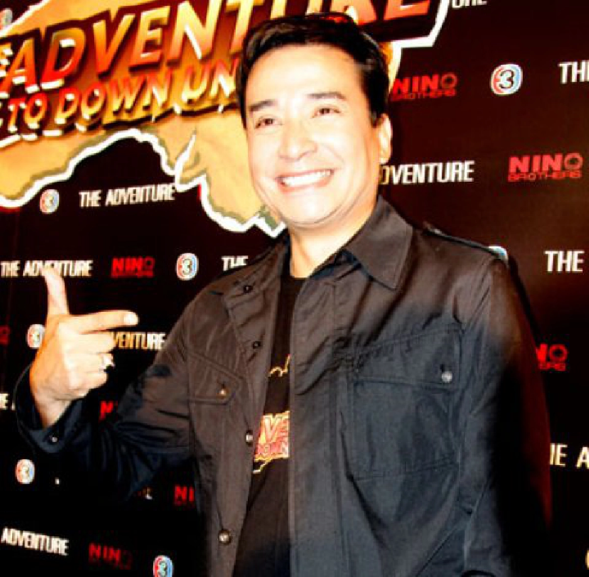 เม้าท์นอกจอ (พฤหัสบดีที่ 24 มีนาคม 2554)
เม้าท์นอกจอ (พฤหัสบดีที่ 24 มีนาคม 2554)