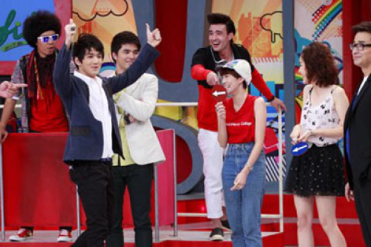 ไฮไลท์ทีวี (พฤหัสบดีที่ 24 มีนาคม 2554)
ไฮไลท์ทีวี (พฤหัสบดีที่ 24 มีนาคม 2554)