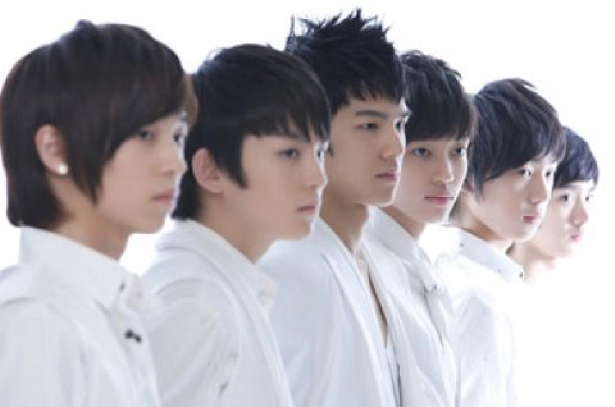 พบกับ "ทีน ท็อป"
6 เด็กหนุ่มที่ฝันอยากเป็นหนึ่งในเอเชีย
พบกับ "ทีน ท็อป"
6 เด็กหนุ่มที่ฝันอยากเป็นหนึ่งในเอเชีย