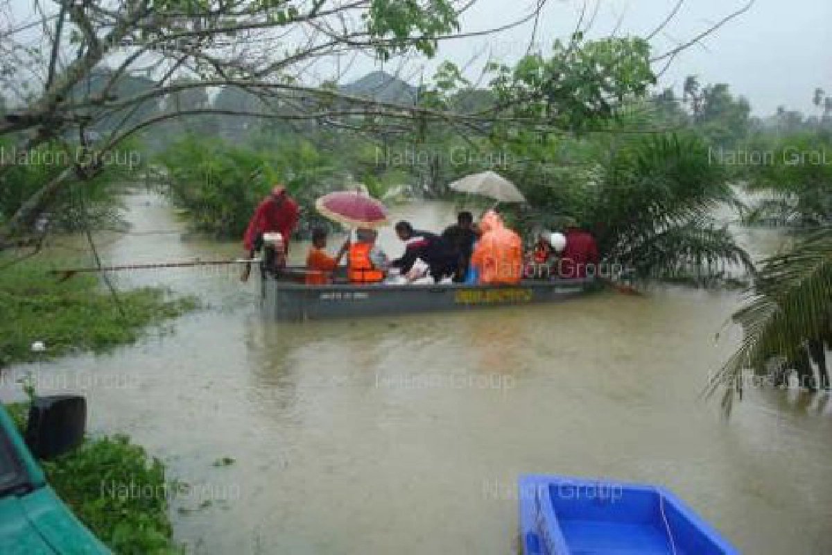 กระบี่-ชุมพรคลื่นลมแรงซัดเรือจมทะเลอื้อ กระบี่-ชุมพรคลื่นลมแรงซัดเรือจมทะเลอื้อ