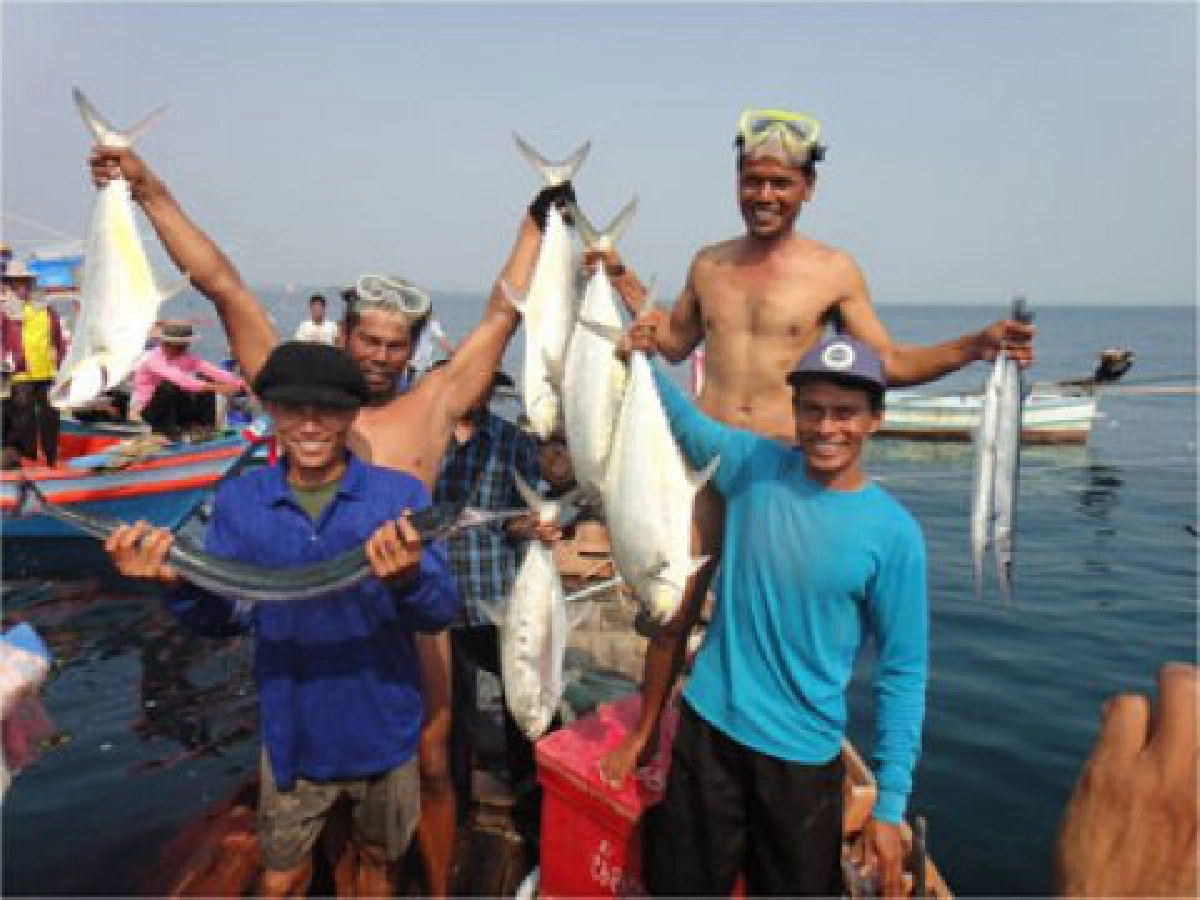 รวมกลุ่มประมงสร้างโป๊ะเชือก  
เครื่องมือจับปลาได้สารพัดชนิด

