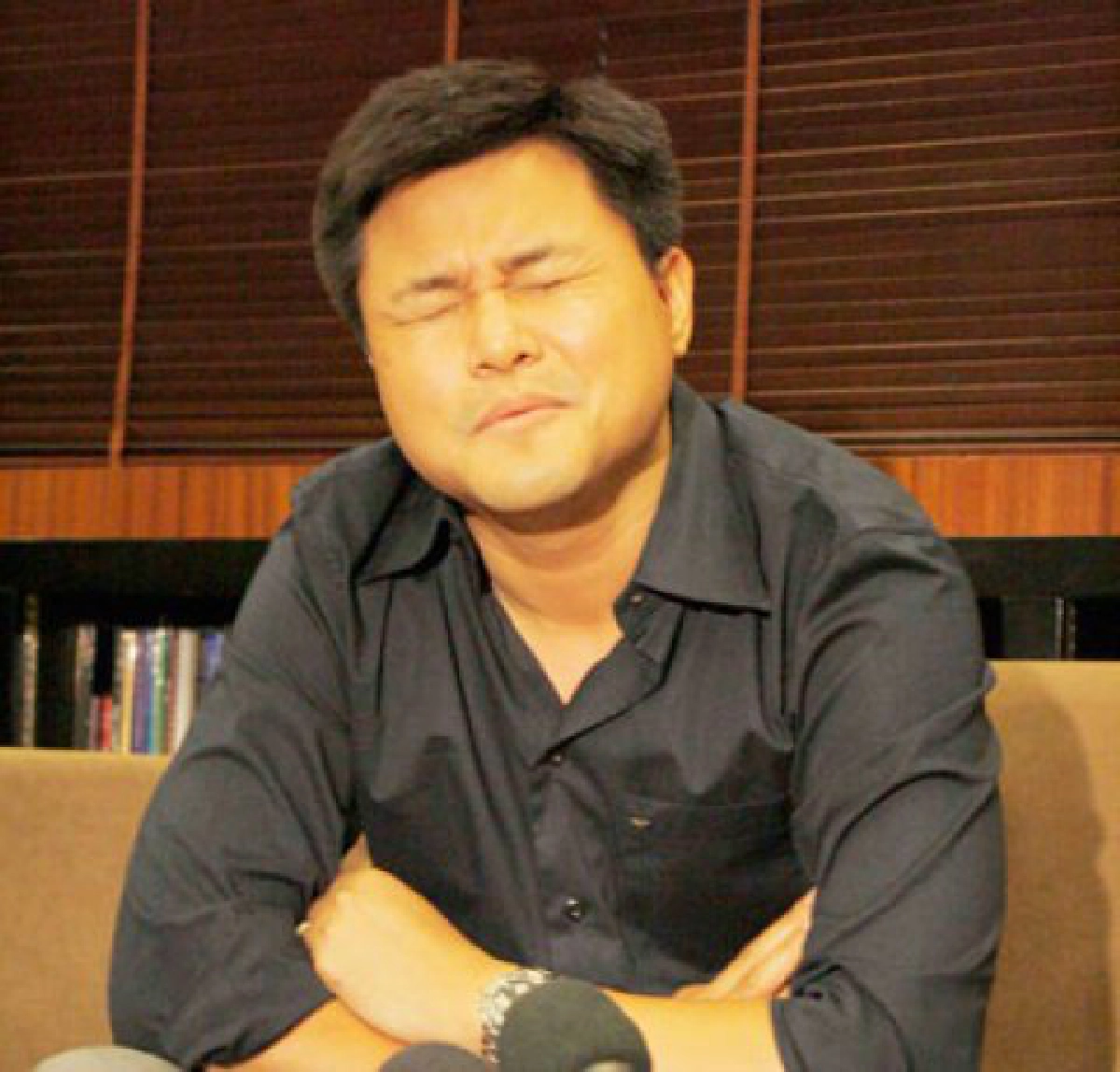 โอ๊ย...นายประวิทย์ ทำไมถึงทำกับผมด้าย 
แล้ว "เป็นต่อ" จะไปอยู่ไหนล่ะคร้าบพี่น้อง...
