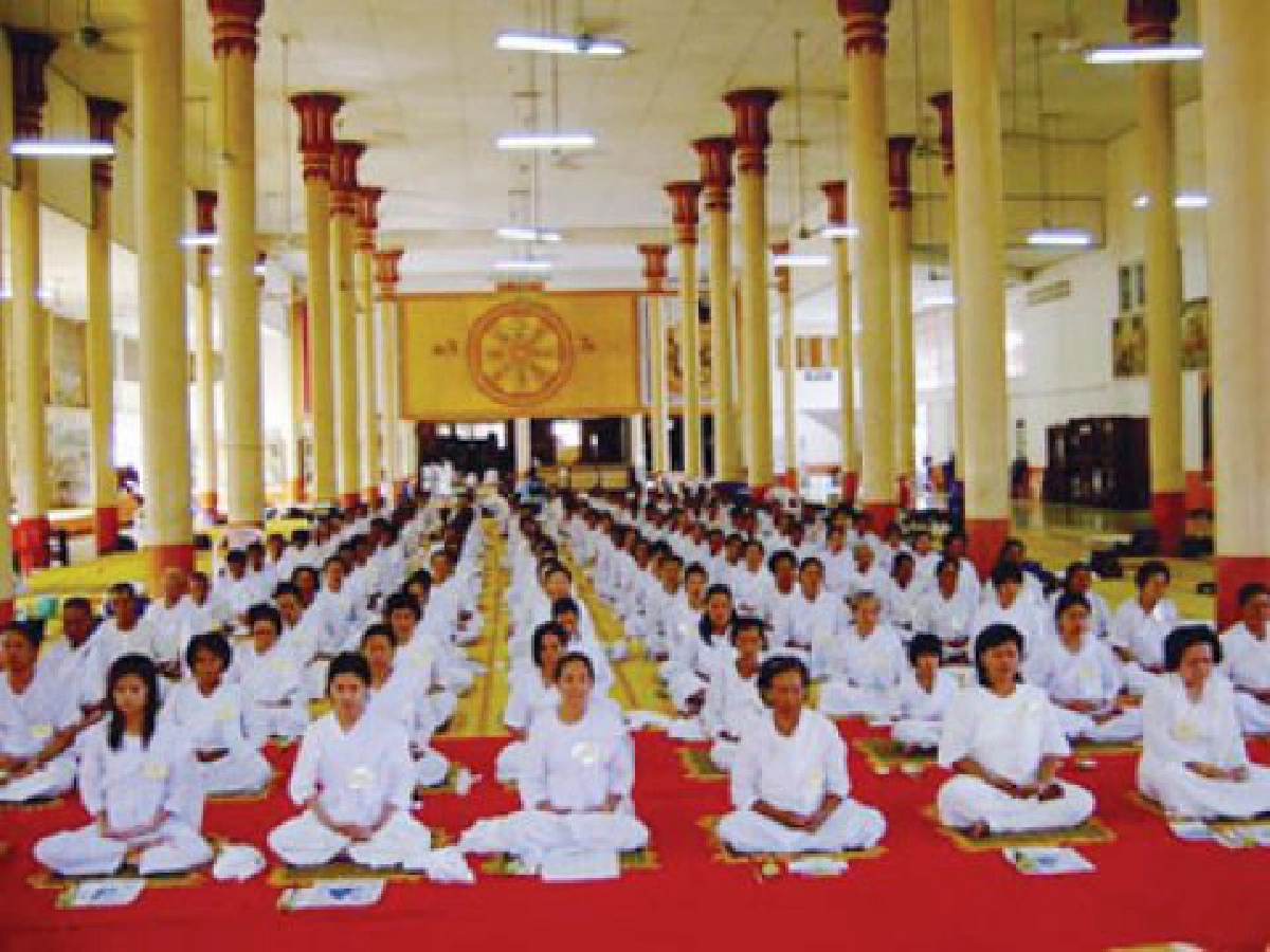 เยือนถิ่นเรือนธรรม - ปฏิบัติธรรมบนเขาดาวดึงส์
ที่...สำนักปฏิบัติธรรมวัดคีรีวงศ์ อ.เมืองนครสวรรค์
เยือนถิ่นเรือนธรรม - ปฏิบัติธรรมบนเขาดาวดึงส์
ที่...สำนักปฏิบัติธรรมวัดคีรีวงศ์ อ.เมืองนครสวรรค์
