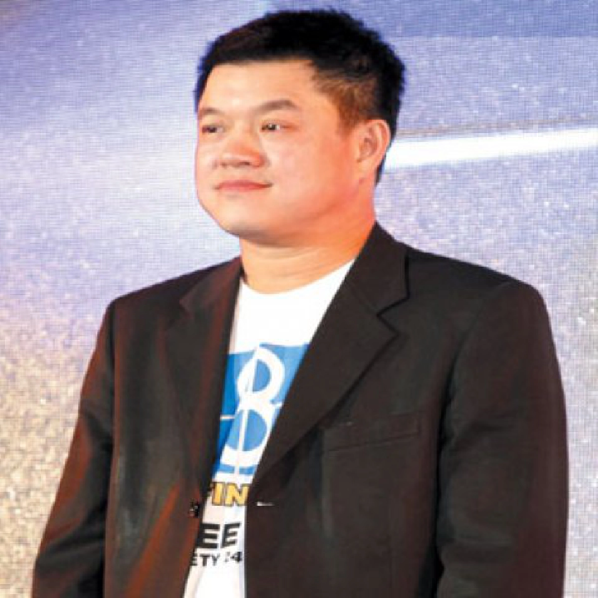 'เฮียฮ้อ'โต้ 'วิก3' ซื้อหุ้นเปิดช่อง8ทุนกว่าร้อยล้าน 