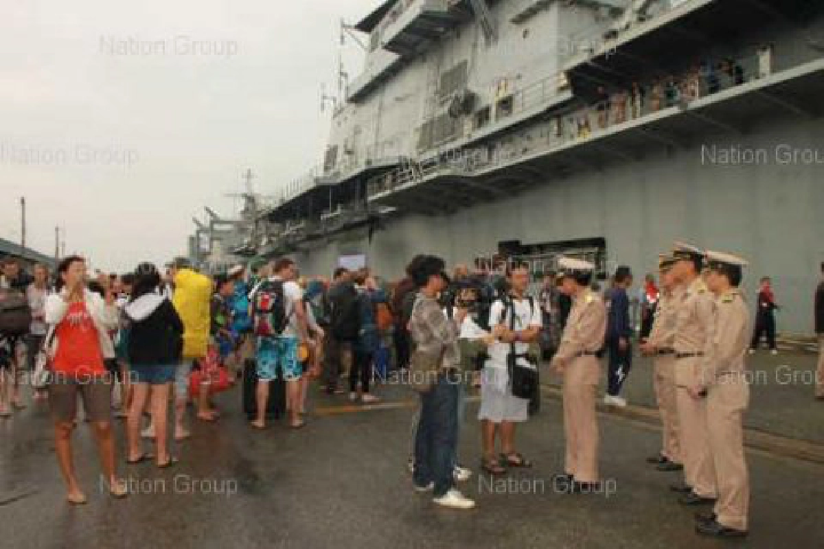 เรือจักรีนฤเบศรขนนทท.700ถึงสัตหีบ  