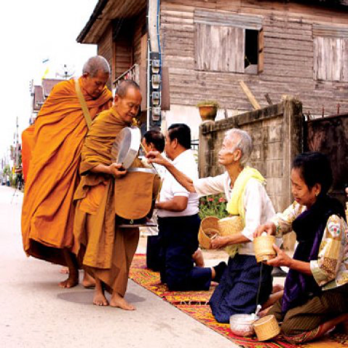 พึ่งตนพึ่งธรรม-ผู้หญิงเข้าวัดมากแต่ทำไมยังทุกข์มาก? พึ่งตนพึ่งธรรม-ผู้หญิงเข้าวัดมากแต่ทำไมยังทุกข์มาก?
