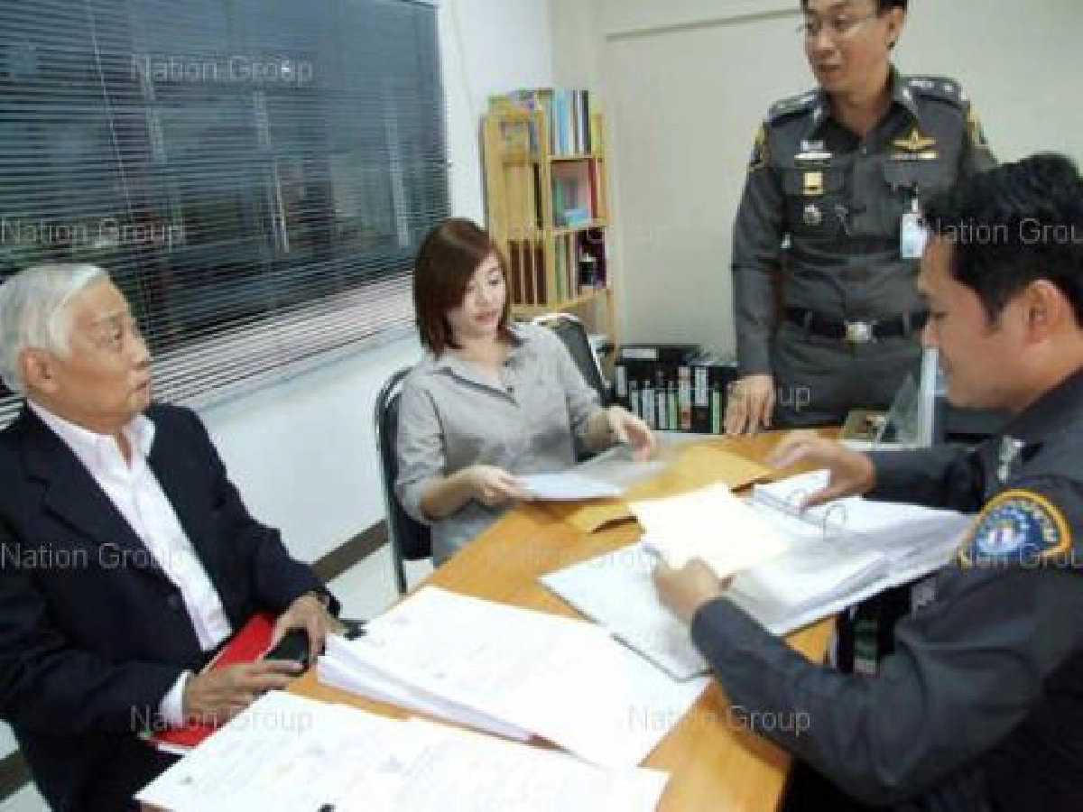 ขรก.สาวพันคลิปศาลรธน.ดอดมอบตัว  