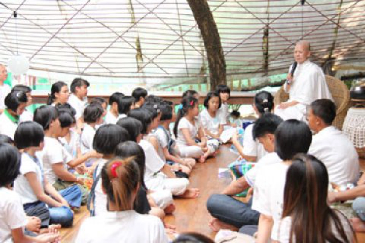 มองนอกดูใน - บวชเพื่อเรา...บวชเพื่อโลก

