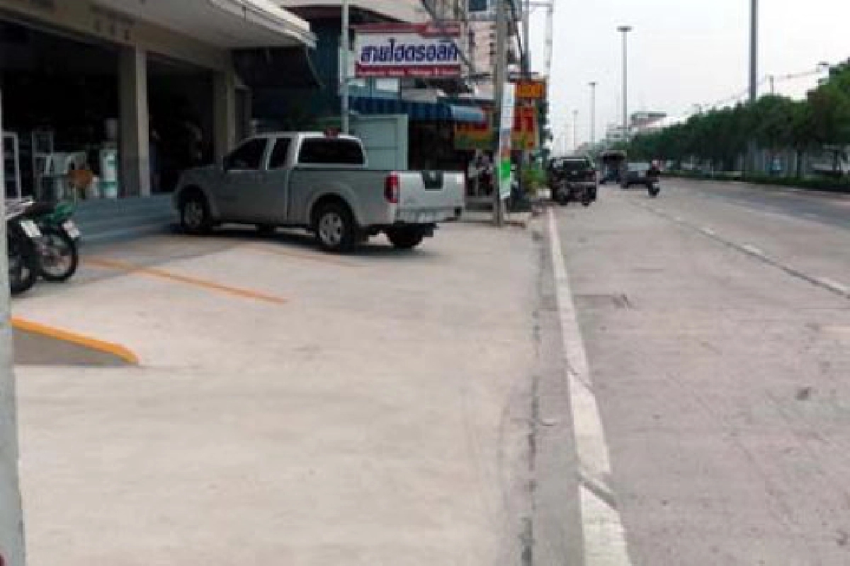 เจาะทางเท้าทำทางเข้าบ้าน เจาะทางเท้าทำทางเข้าบ้าน