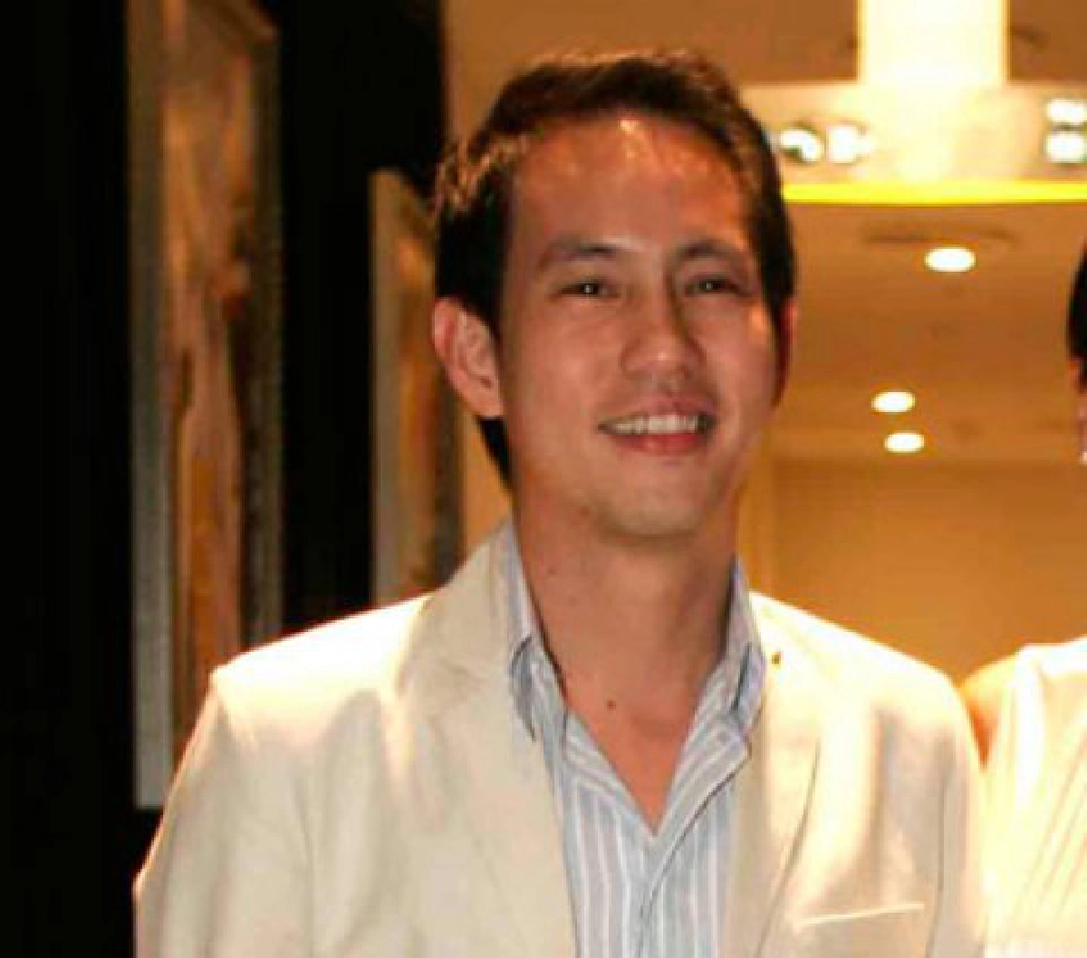 เม้าท์นอกจอ (พุธที่ 6 เมษายน 2554)
เม้าท์นอกจอ (พุธที่ 6 เมษายน 2554)