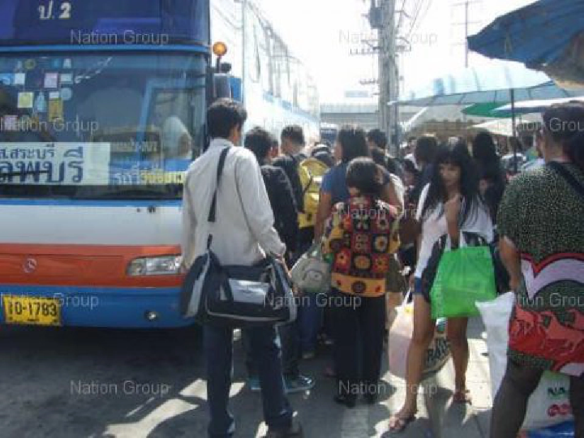 แห่เที่ยวสงกรานต์ตจว.ถนนมุ่งอิสานติด แห่เที่ยวสงกรานต์ตจว.ถนนมุ่งอิสานติด