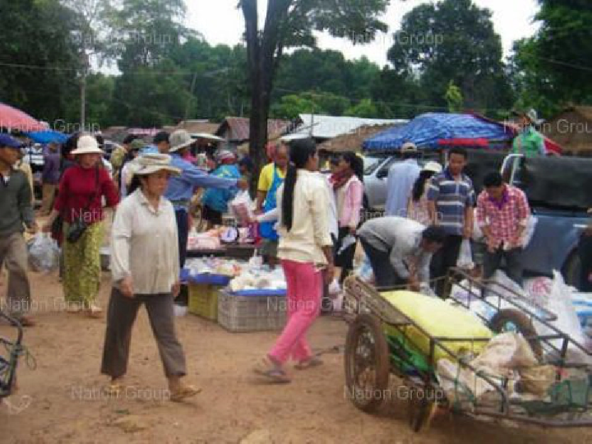 เขมรแห่ข้ามแดนจ.ศรีสะเกษหลังเจบีซี เขมรแห่ข้ามแดนจ.ศรีสะเกษหลังเจบีซี