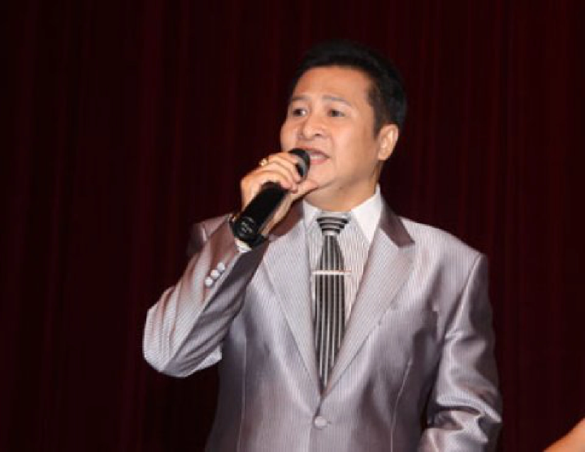 สัญญา พรนารายณ์เมินลงส.ส.
ขอจับไมค์เป็นนักร้องที่คนรัก

