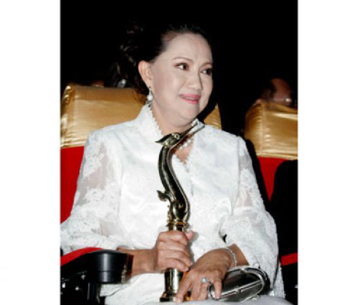 เม้าท์นอกจอ (จันทร์ที่ 11 เมษายน 2554)
เม้าท์นอกจอ (จันทร์ที่ 11 เมษายน 2554)