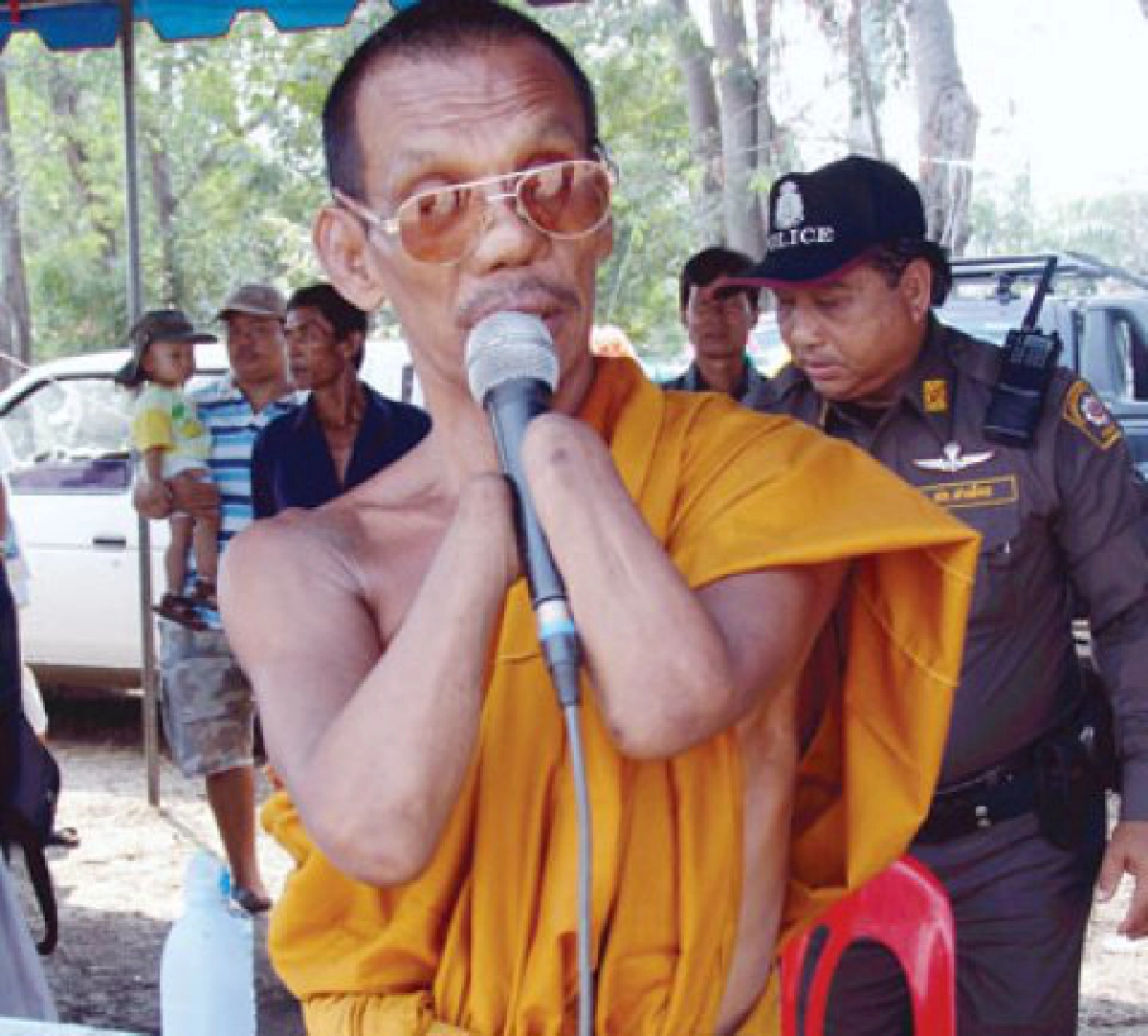 วัดบางโพธิ์ในจัดแข่งขันลูกหนูวันสงกรานต์
วัดบางโพธิ์ในจัดแข่งขันลูกหนูวันสงกรานต์