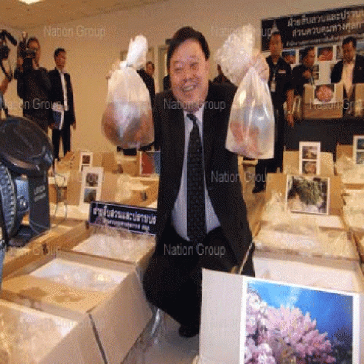  "ปะการัง"ของประดับไฮโซไทย-เทศ