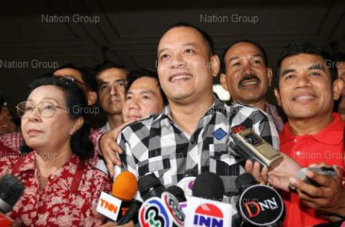 นปช.ยุติโต้กรณีถูกกล่าวหาหมิ่นสถาบัน นปช.ยุติโต้กรณีถูกกล่าวหาหมิ่นสถาบัน