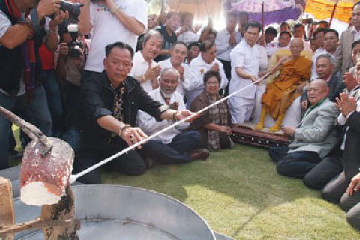 "วัดบ้านไร่" 
ใน...วันและมุมที่เปลี่ยนไป
