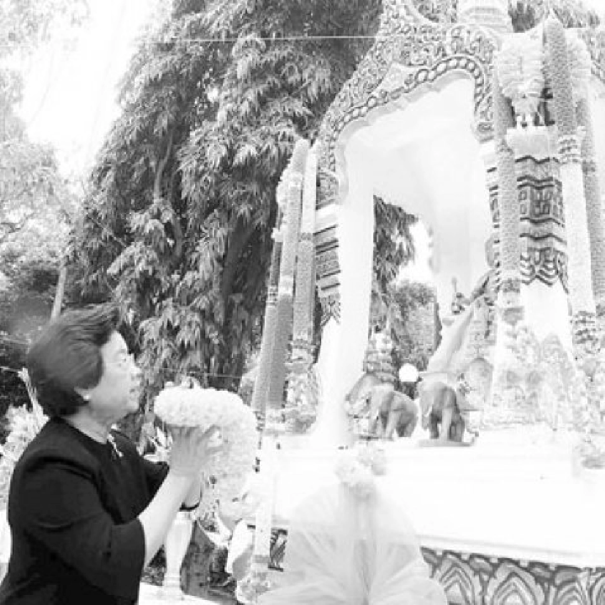 แก้บน แก้เศรษฐกิจ