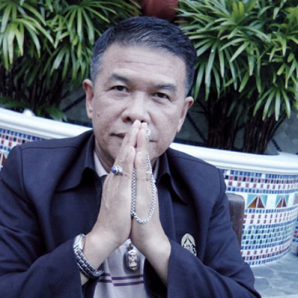 พล.ต.อัคร ทิพโรจน์
"สวดคาถาชินบัญชรแล้วชีวิตมีแต่เรื่องดีๆ
พล.ต.อัคร ทิพโรจน์
"สวดคาถาชินบัญชรแล้วชีวิตมีแต่เรื่องดีๆ