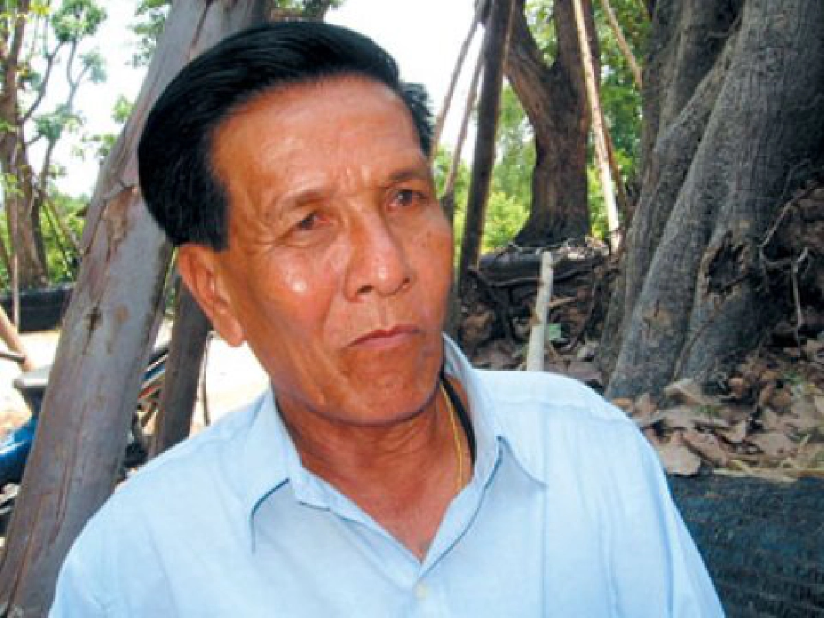 มหัศจรรย์พันธุ์"ไม้ขุดล้อม"
อาชีพทำเงินชาวบ้านชะอม
   

