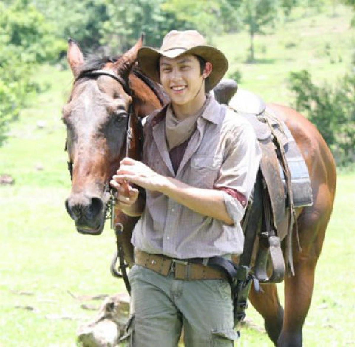 เม้าท์นอกจอ (ศุกร์ที่ 6 พฤษภาคม 2554) เม้าท์นอกจอ (ศุกร์ที่ 6 พฤษภาคม 2554)