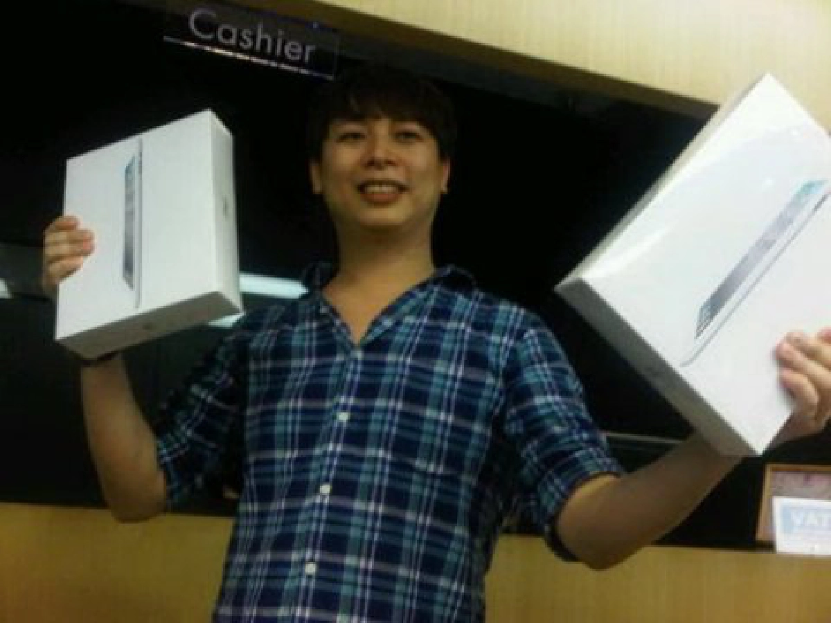 ขายเกลี้ยงไอแพด2ที่ไอสตูดิโอสยามดิสฯ