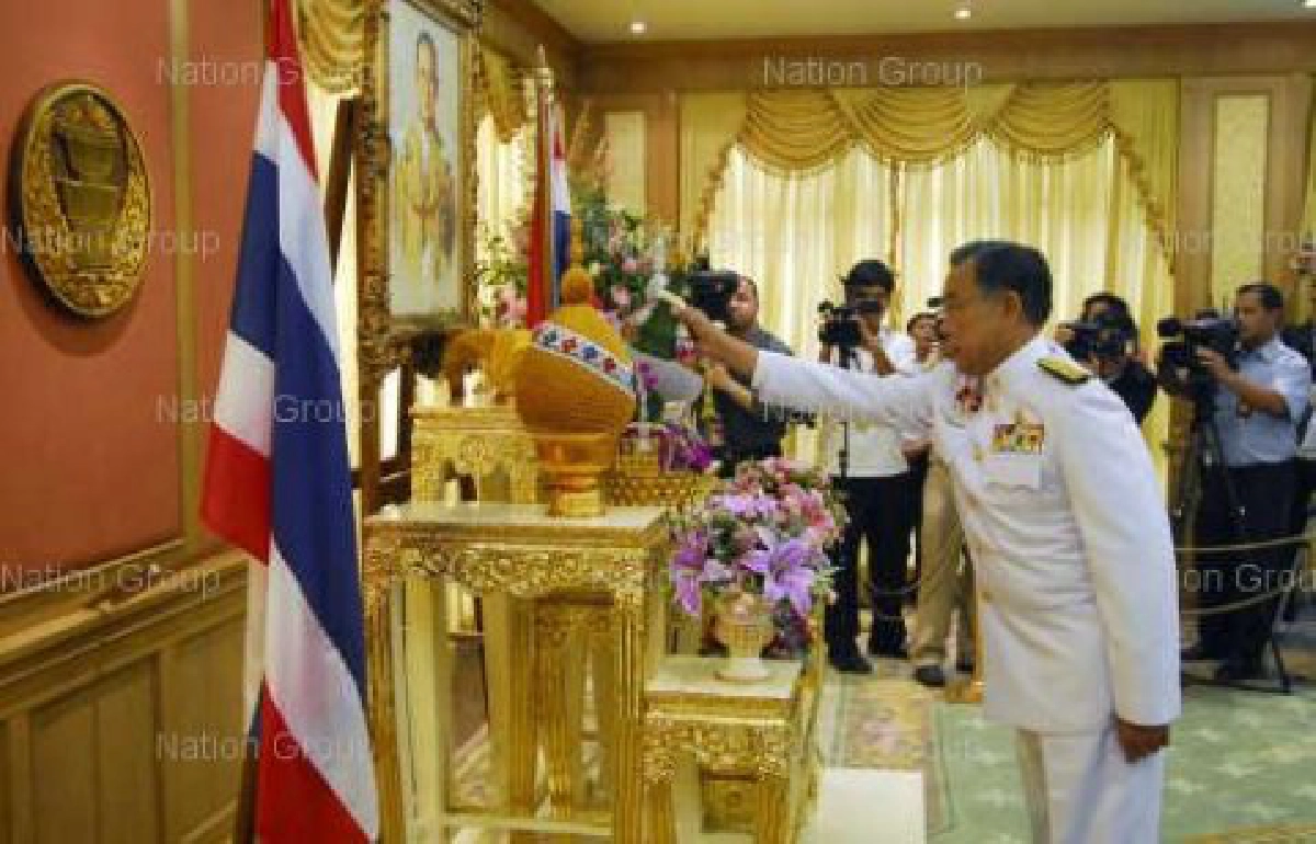 "ธีรเดช"รับโปรดเกล้าฯเป็นปธ.วุฒิฯ "ธีรเดช"รับโปรดเกล้าฯเป็นปธ.วุฒิฯ