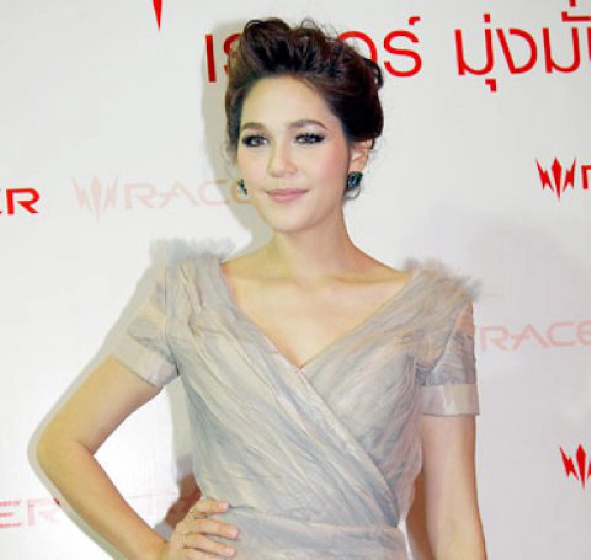 เม้าท์นอกจอ (จันทร์ที่ 9 พฤษภาคม 2554)

