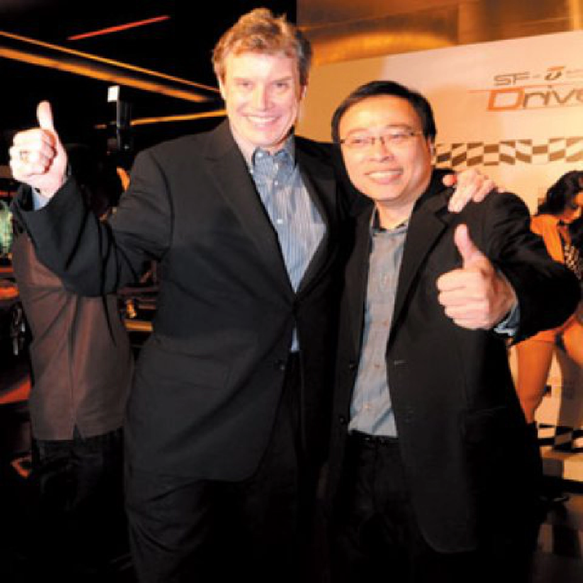 อวดโฉมซูเปอร์คาร์หรู เร็ว..แรง..เต็มพิกัด อวดโฉมซูเปอร์คาร์หรู เร็ว..แรง..เต็มพิกัด