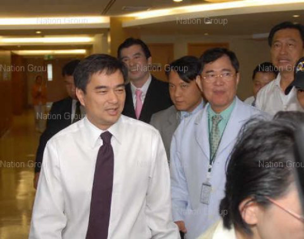 "มาร์ค"เยี่ยม"ประชา"ที่รพ.พระราม9 "มาร์ค"เยี่ยม"ประชา"ที่รพ.พระราม9
