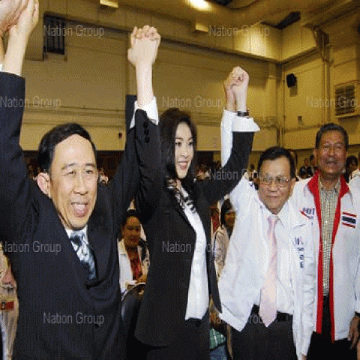 ชี้พท.ชูยิ่งลักษณ์ยุทธศาสตร์ทักษิณ ชี้พท.ชูยิ่งลักษณ์ยุทธศาสตร์ทักษิณ