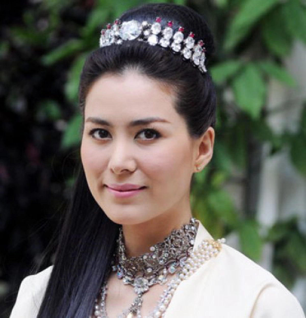 เม้าท์นอกจอ (พฤหัสบดีที่ 19 พฤษภาคม 2554)
เม้าท์นอกจอ (พฤหัสบดีที่ 19 พฤษภาคม 2554)