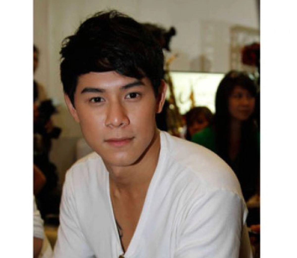 เม้าท์นอกจอ (ศุกร์ที่ 20 พฤษภาคม 2554)
เม้าท์นอกจอ (ศุกร์ที่ 20 พฤษภาคม 2554)
