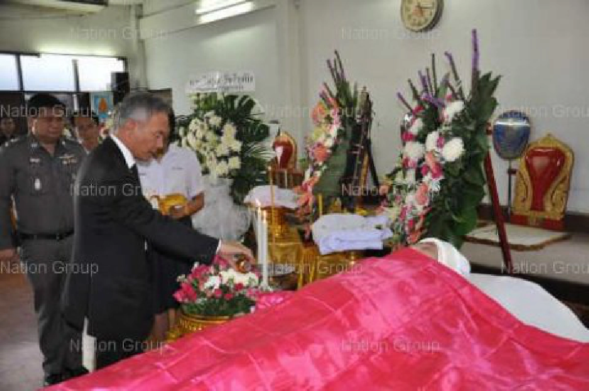 "สุวัจน์"ชี้สจ.หมูถูกยิงดับกระทบพรรค
