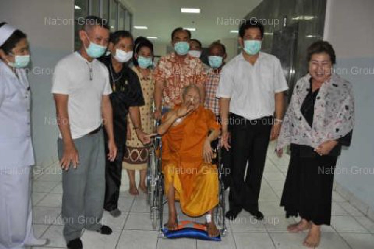 พ่อคูณอาการดีขึ้นอยากฉันอาหารเอง พ่อคูณอาการดีขึ้นอยากฉันอาหารเอง