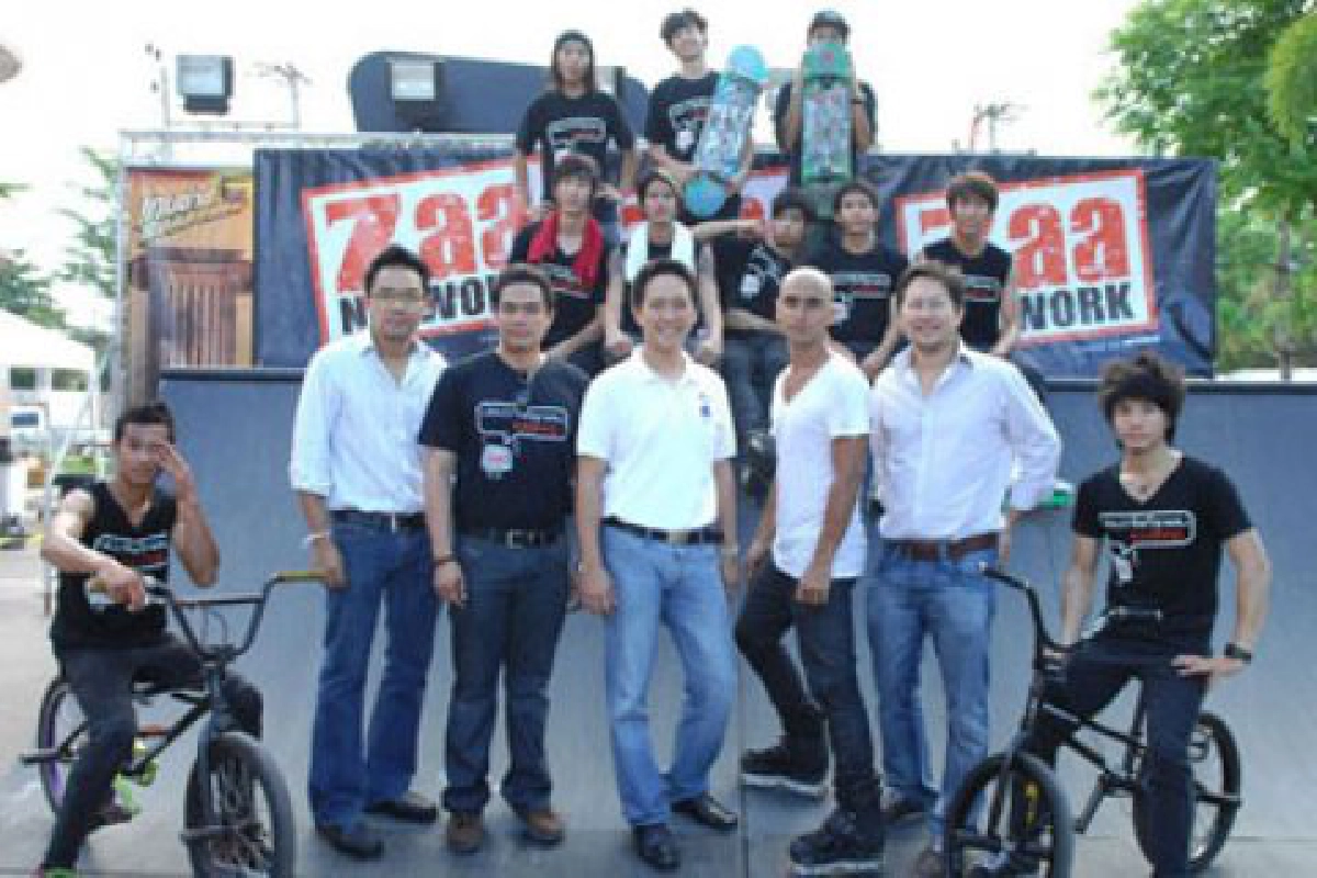 เสิร์ฟข่าวเม้าท์แตก (อังคารที่ 24 พฤษภาคม 2554)
เสิร์ฟข่าวเม้าท์แตก (อังคารที่ 24 พฤษภาคม 2554)