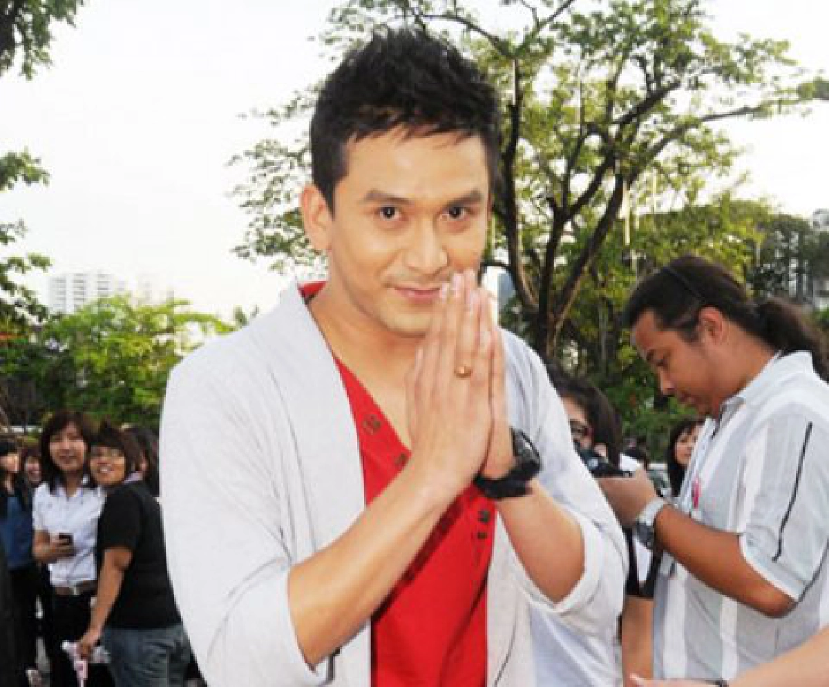 สวัสดีครับ...ผม "เสือมืด" ฝากเนื้อฝากตัวด้วยนะครับ อิอิ