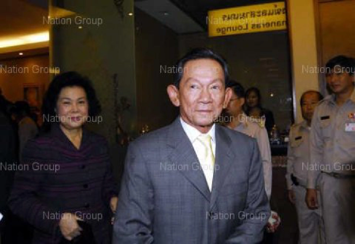 เสธ.หนั่นยิ้มถูกเรียกนายกฯปรองดอง เสธ.หนั่นยิ้มถูกเรียกนายกฯปรองดอง