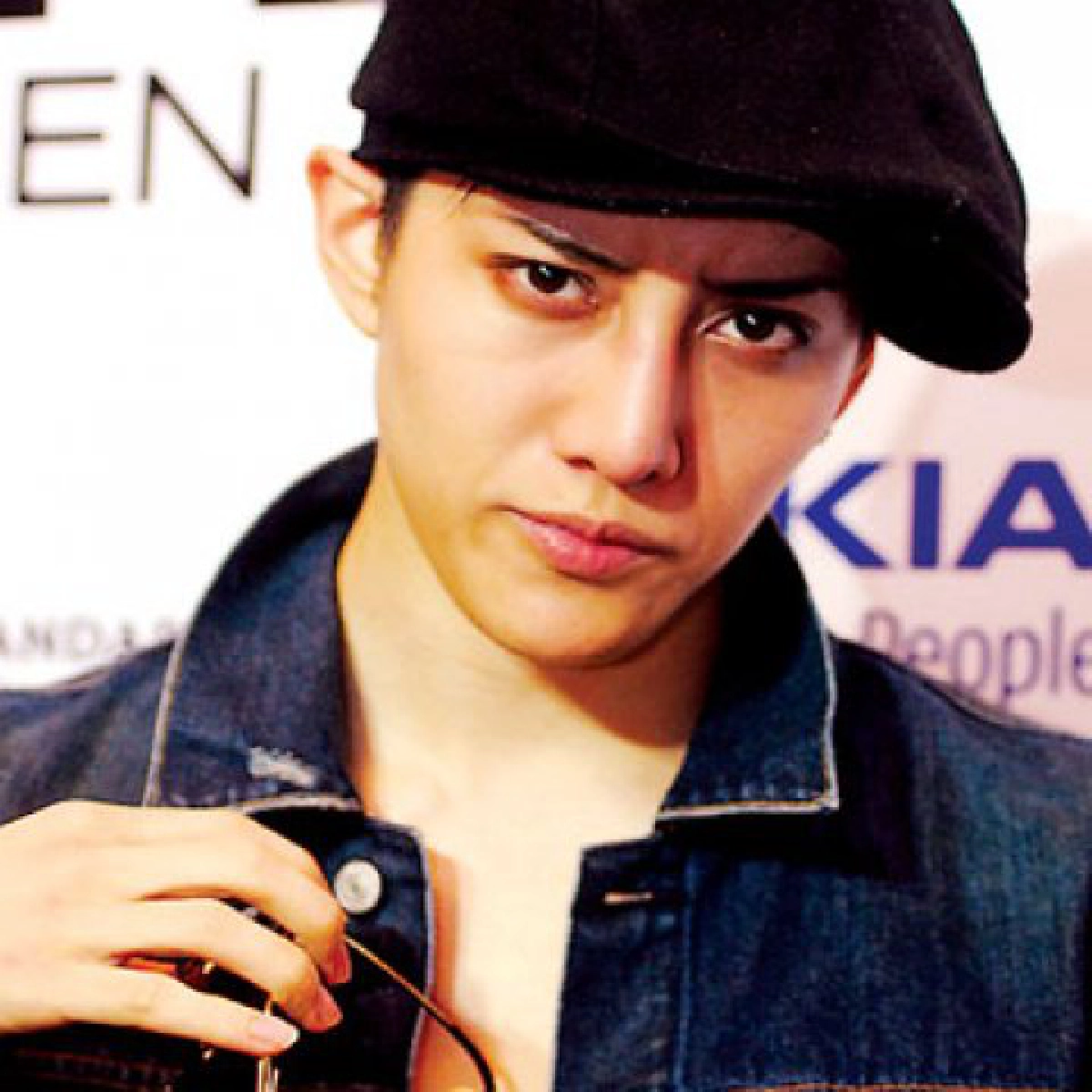 ไมค์ยันไม่เคยกิ๊กวิวปัดแกรมมี่เตรียมโละสัญญา ไมค์ยันไม่เคยกิ๊กวิวปัดแกรมมี่เตรียมโละสัญญา