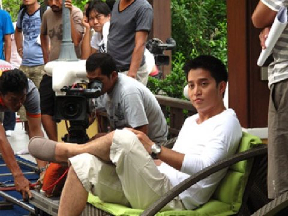 แจ๊กกี้ เปิดตัวโชว์เซ็กซี่
บริหารเสน่ห์ใส่ "ตุ้ย-หนุ่ม"
แจ๊กกี้ เปิดตัวโชว์เซ็กซี่
บริหารเสน่ห์ใส่ "ตุ้ย-หนุ่ม"