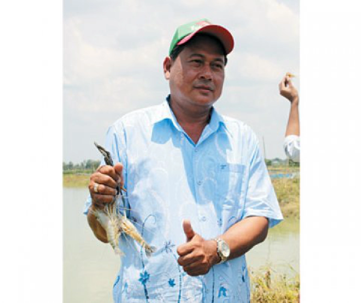 เลี้ยง"ปลาทับทิม"ในกระชังแขวน
อาชีพที่สร้างรายได้"นิคม นักคุ่ย
เลี้ยง"ปลาทับทิม"ในกระชังแขวน
อาชีพที่สร้างรายได้"นิคม นักคุ่ย